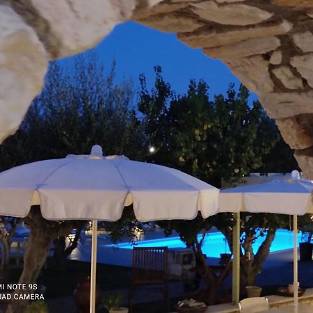 נאוסה Sunset Studios And Apartments For Adults Over 21 Only מראה חיצוני תמונה