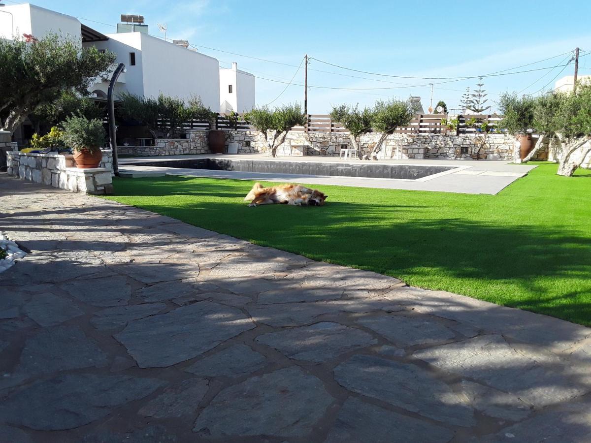 נאוסה Sunset Studios And Apartments For Adults Over 21 Only מראה חיצוני תמונה