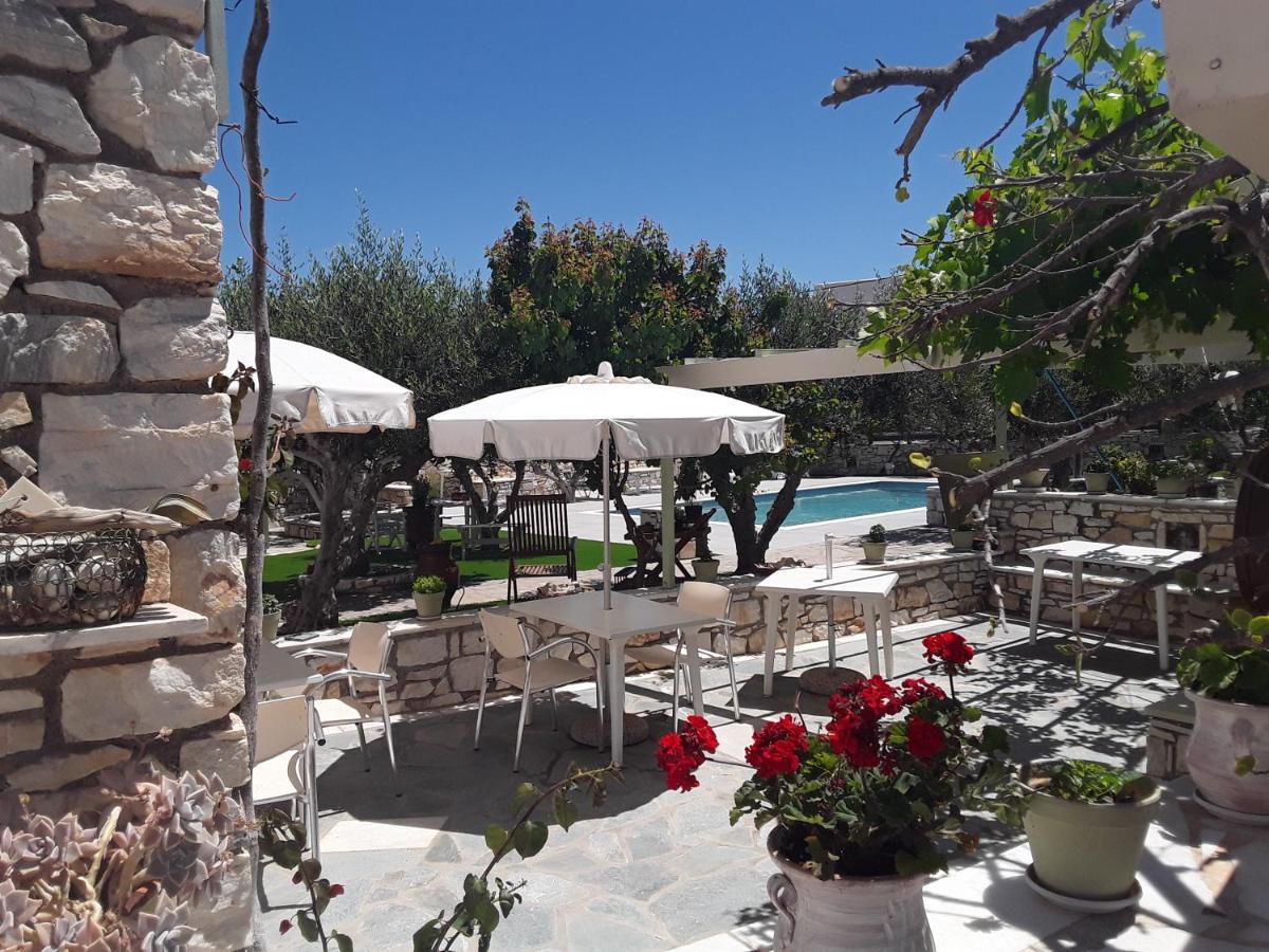 נאוסה Sunset Studios And Apartments For Adults Over 21 Only מראה חיצוני תמונה