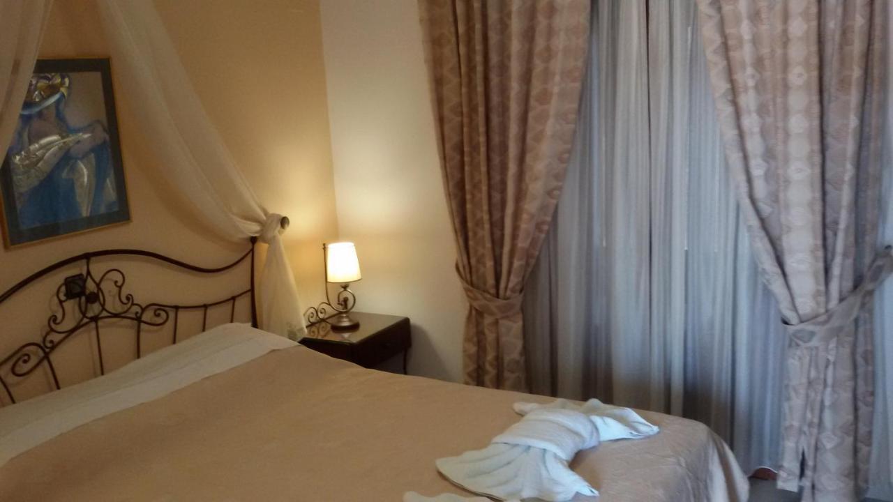 נאוסה Sunset Studios And Apartments For Adults Over 21 Only מראה חיצוני תמונה