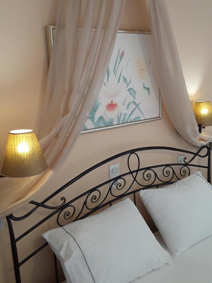 נאוסה Sunset Studios And Apartments For Adults Over 21 Only מראה חיצוני תמונה