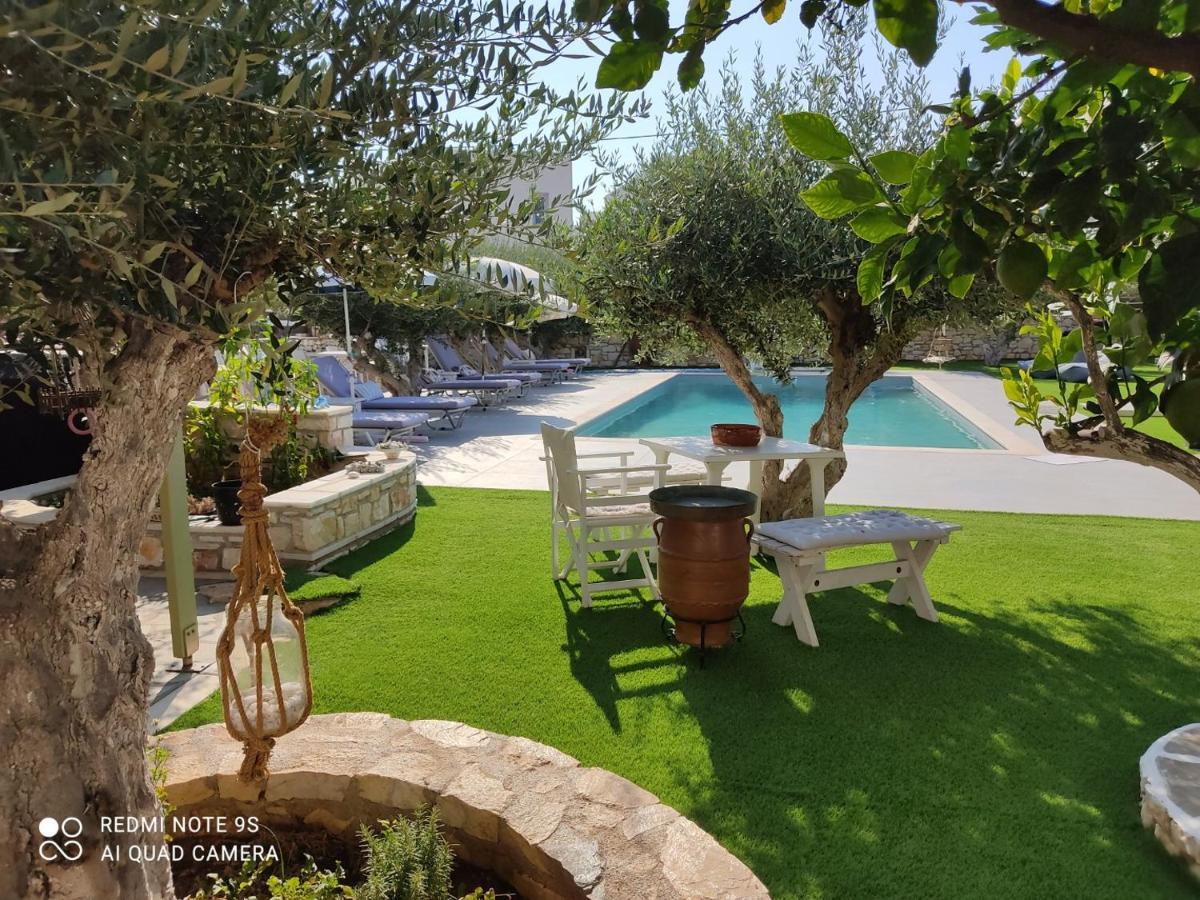 נאוסה Sunset Studios And Apartments For Adults Over 21 Only מראה חיצוני תמונה